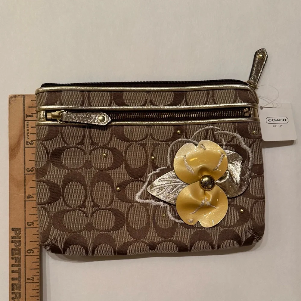 COACH NWT Wristlet Clutch Purse Tablet Protector Flower Appliqué Gold Yellow Tan - Picture 11 of 16